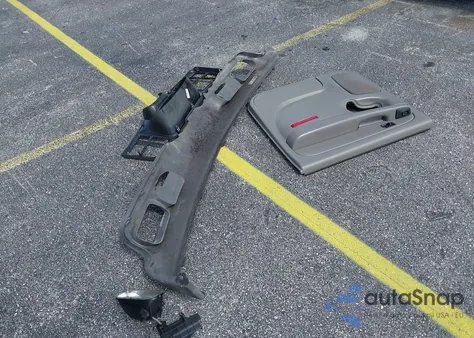 2006 Chevrolet Suburban 1500 Lt z USA, uszkodzony, nr VIN 1GNEC16Z86J121023